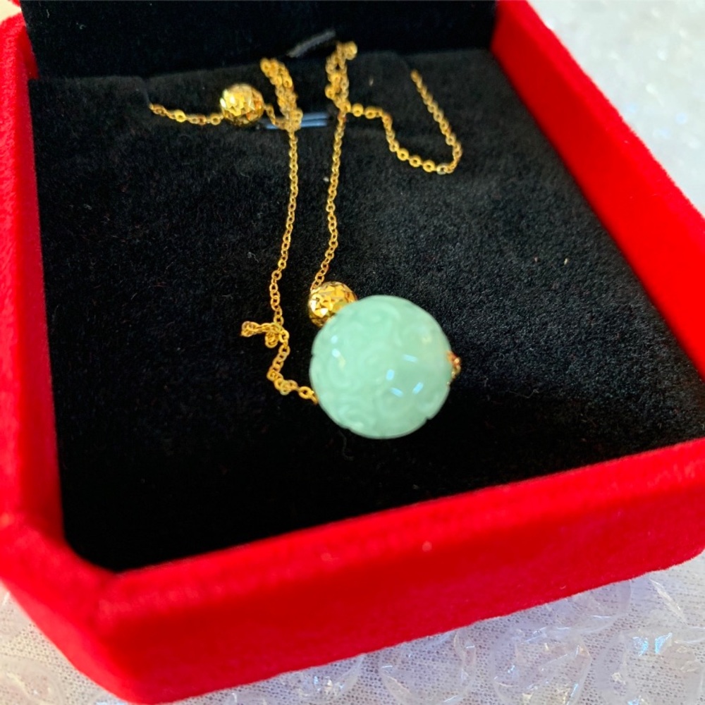 18k gold Jade green ball necklace